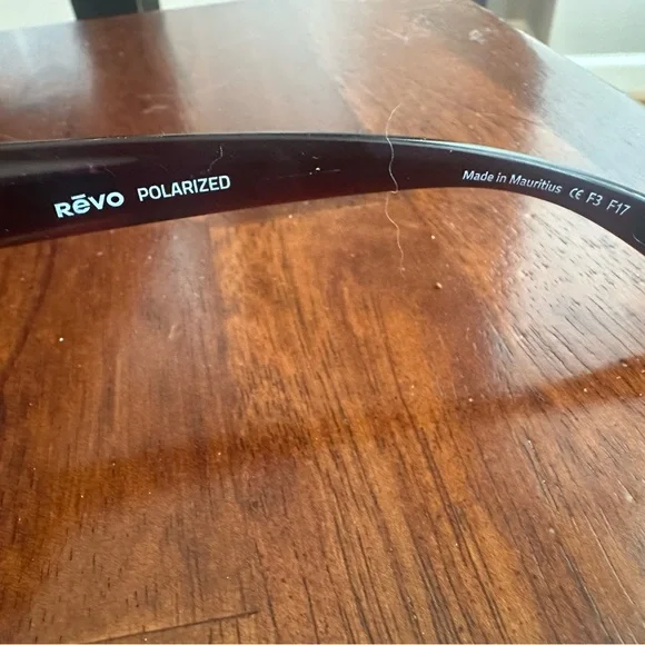 Revo Maroon and Black Polarized Fairway Sunglasses Never worn - Picture 3 of 4